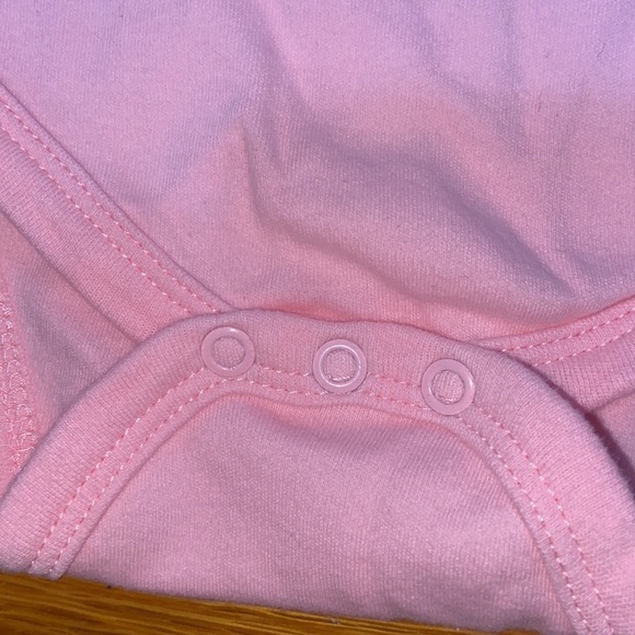 Le Top Bebe Baby Pink Snap Onesie - Picture 3 of 4